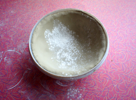 powder_inside_of_bowl_150dpi